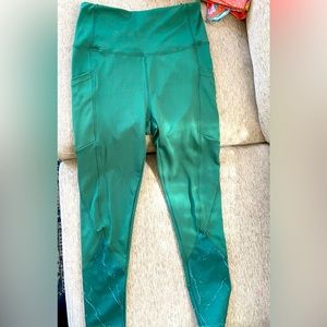 Kay Unger Size Large Emerald Green Yoga Pants